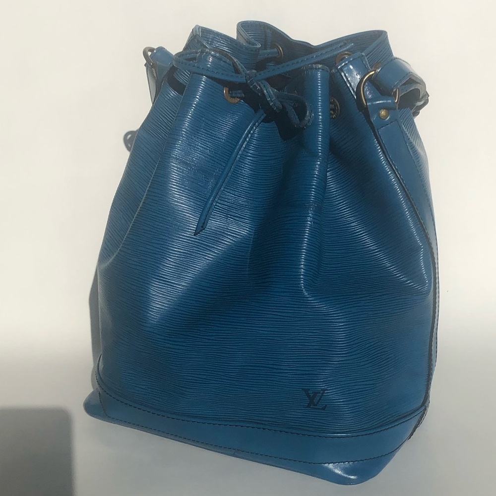 Louis Vuitton Noé- Blue (Very Good )